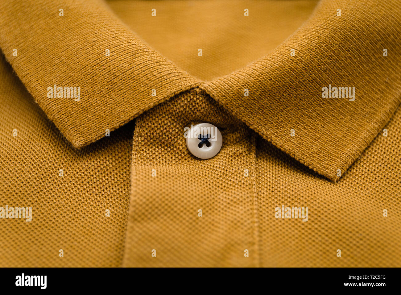 Close up dei maschi di polo con colletto abbottonato collo Foto Stock