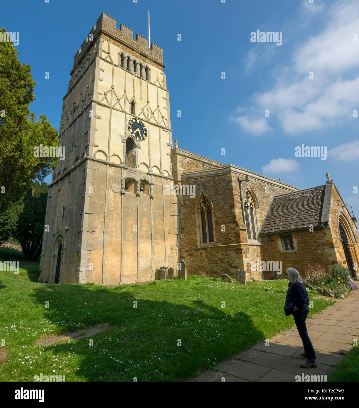 Earls Barton è un villaggio e parrocchia civile nel Northamptonshire, notevole per la sua chiesa anglosassone Foto Stock