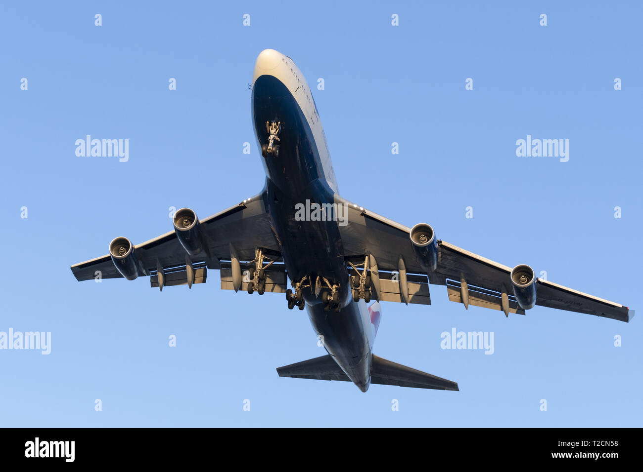 Richmond, British Columbia, Canada. 31 Mar, 2019. Un British Airways Boeing 747-400 (G-CIVN) wide-body jetliner sul breve avvicinamento finale per l'atterraggio. Credito: Bayne Stanley/ZUMA filo/Alamy Live News Foto Stock