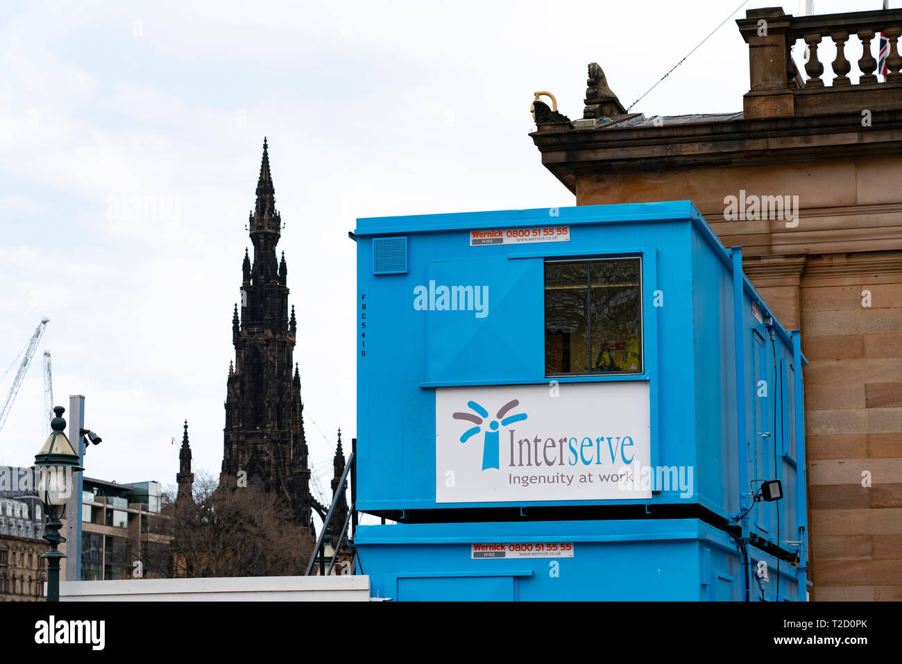 Edimburgo, Scozia, Regno Unito. 1 Aprile, 2019. Viste generali di Interserve sito in costruzione presso il Royal Scottish Academy e Scottish National Gallery art Foto Stock