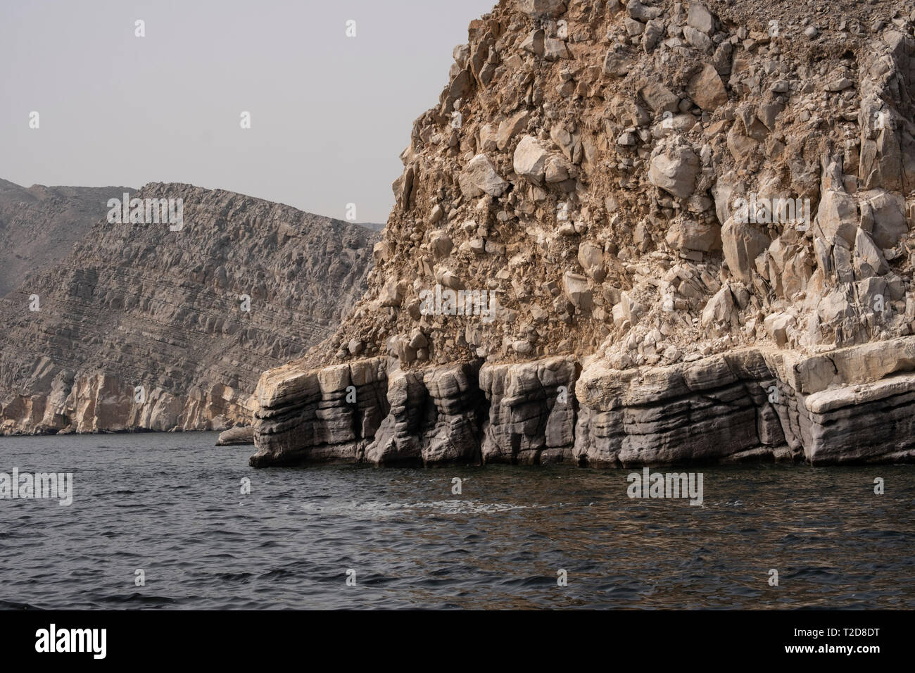 Montagne rocciose di Musandam in Oman Fiordi Foto Stock