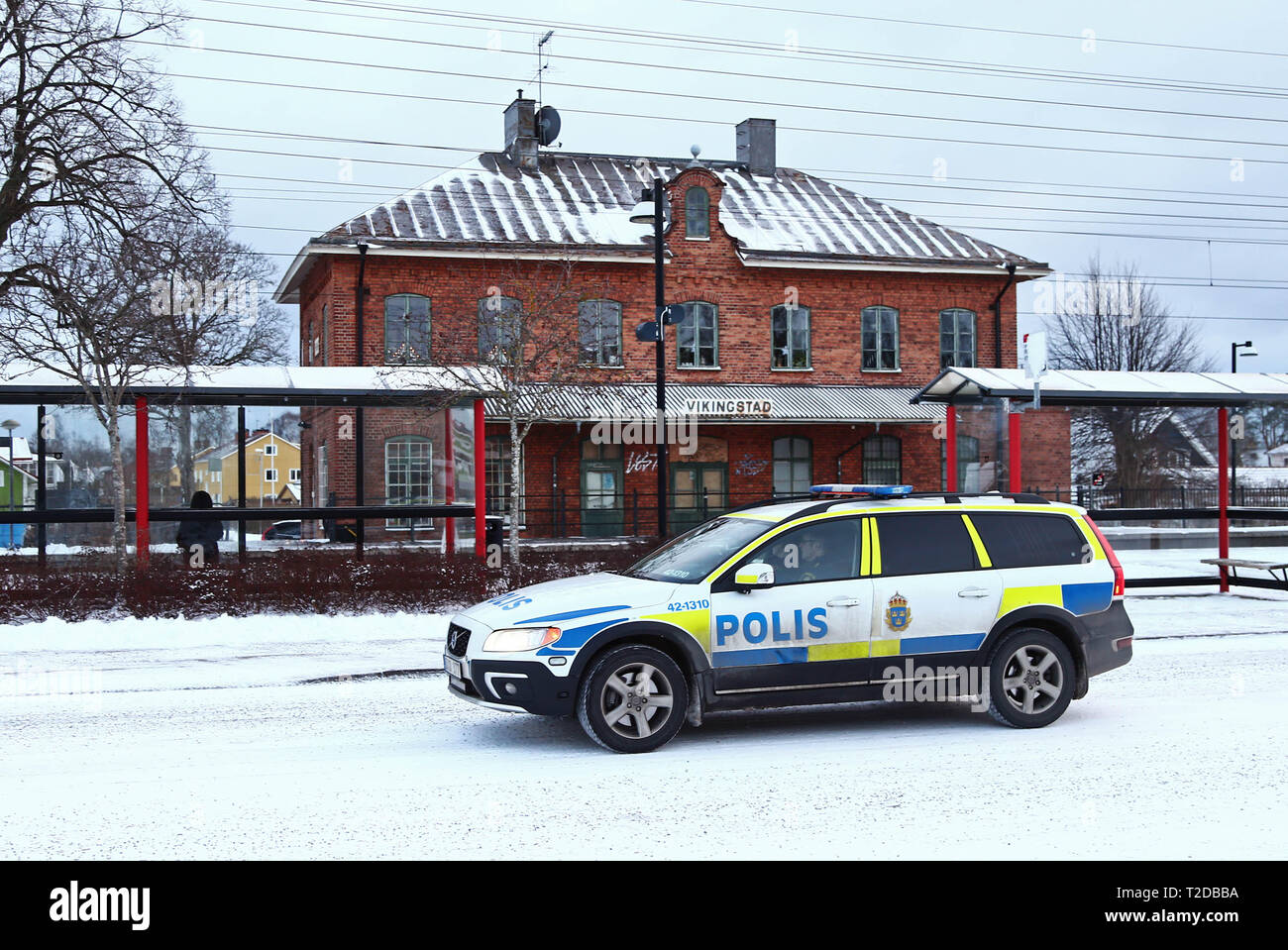 VIKINGSTAD 20170104 Polis vid stationen ho Vikingstad. Foto Jeppe Gustafsson Foto Stock