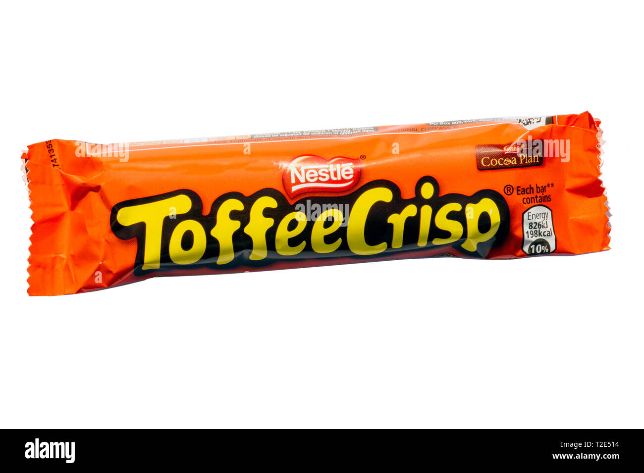 Nestle Toffee croccante barretta di cioccolato, tagliati o isolato su uno sfondo bianco. Foto Stock