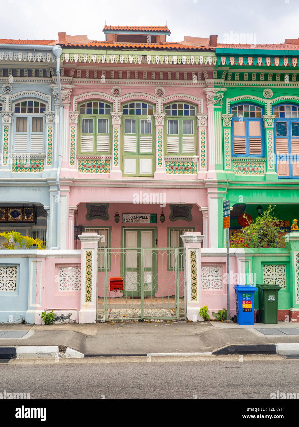 Peranakan colorate case a schiera popolari con instagrammers su Koon Seng Road, Joo Chiat, Geylang, Singapore. Foto Stock