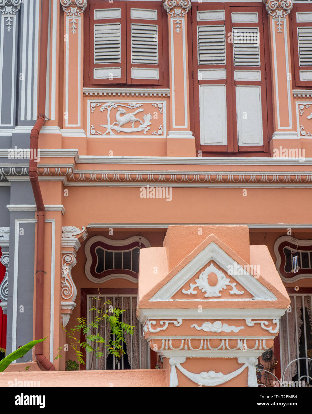 Peranakan colorate case a schiera popolari con instagrammers su Koon Seng Road, Joo Chiat, Geylang, Singapore. Foto Stock