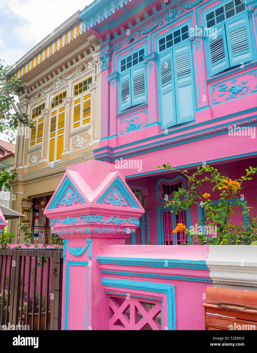 Peranakan colorate case a schiera popolari con instagrammers su Koon Seng Road, Joo Chiat, Geylang, Singapore. Foto Stock