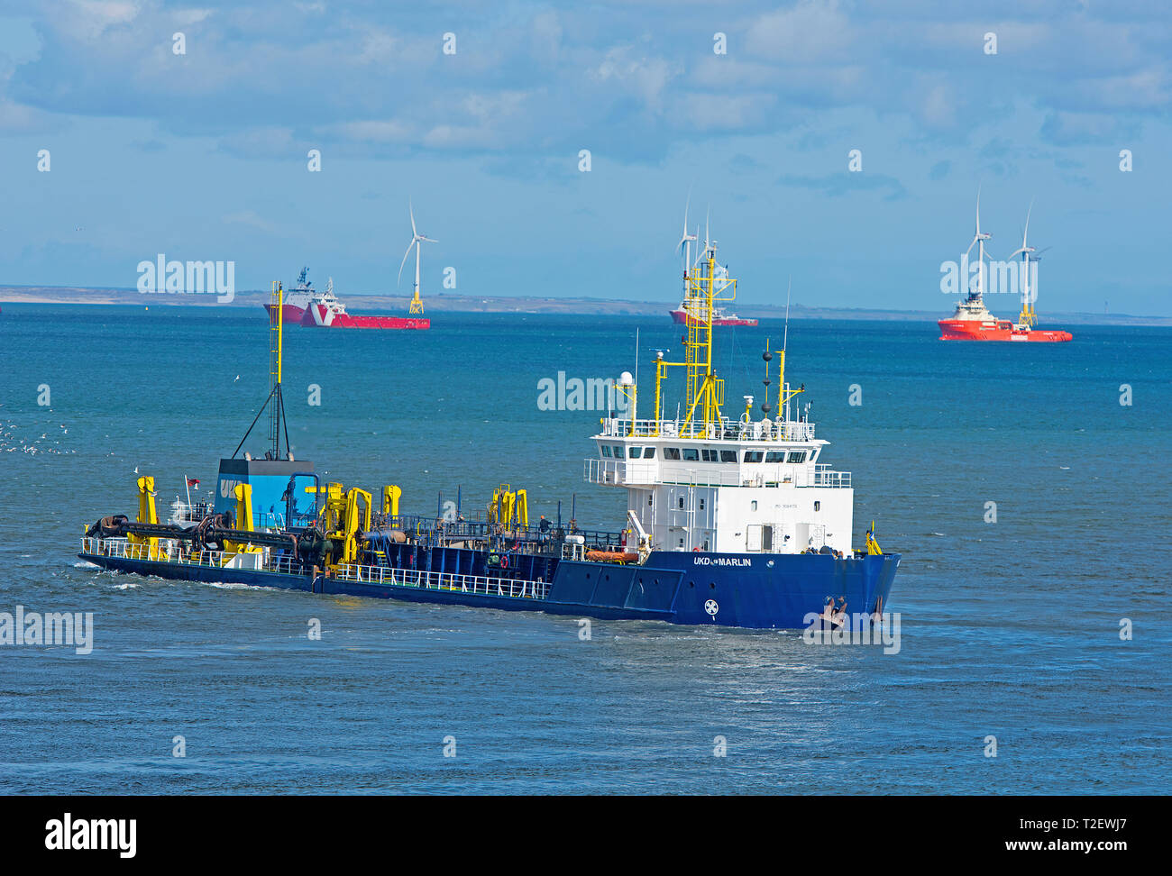 Marlin UKD .TRAILING tramoggia di aspirazione draga lavorando in Aberdeen approccio del porto canale, nel nord-est della Scozia. Foto Stock