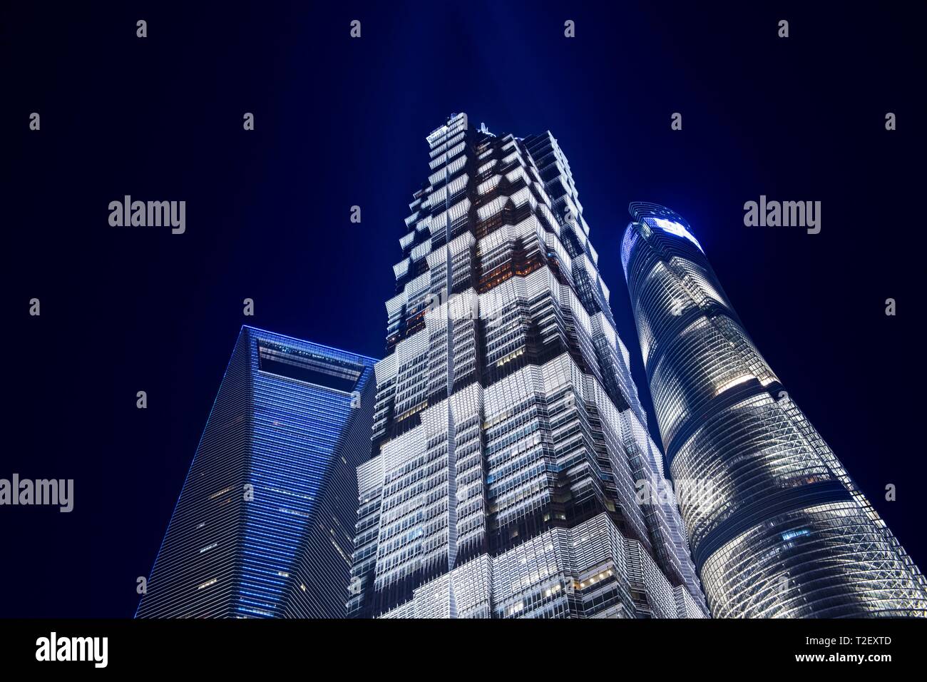 Vista della Shanghai Tower, Centro Finanziario Mondiale e il Jin Mao Building nel distretto di Pudong, Shanghai, Cina Foto Stock