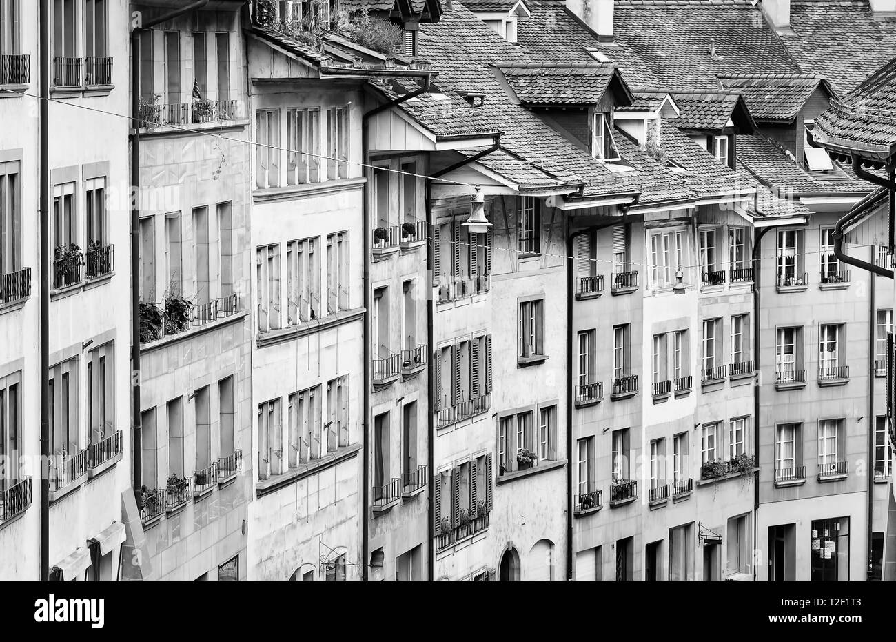 Riga caratteristica delle antiche case nel centro storico di Berna, Svizzera. Foto Stock