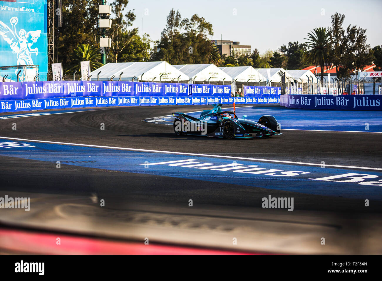 Città del Messico, Messico - 16 Febbraio 2019: Autodromo Hermanos Rodriguez. Città del Messico E-Prix. HWA driver Racelab Gary Paffett alla n. 17, in esecuzione a Città del Messico E-Prix. Foto Stock