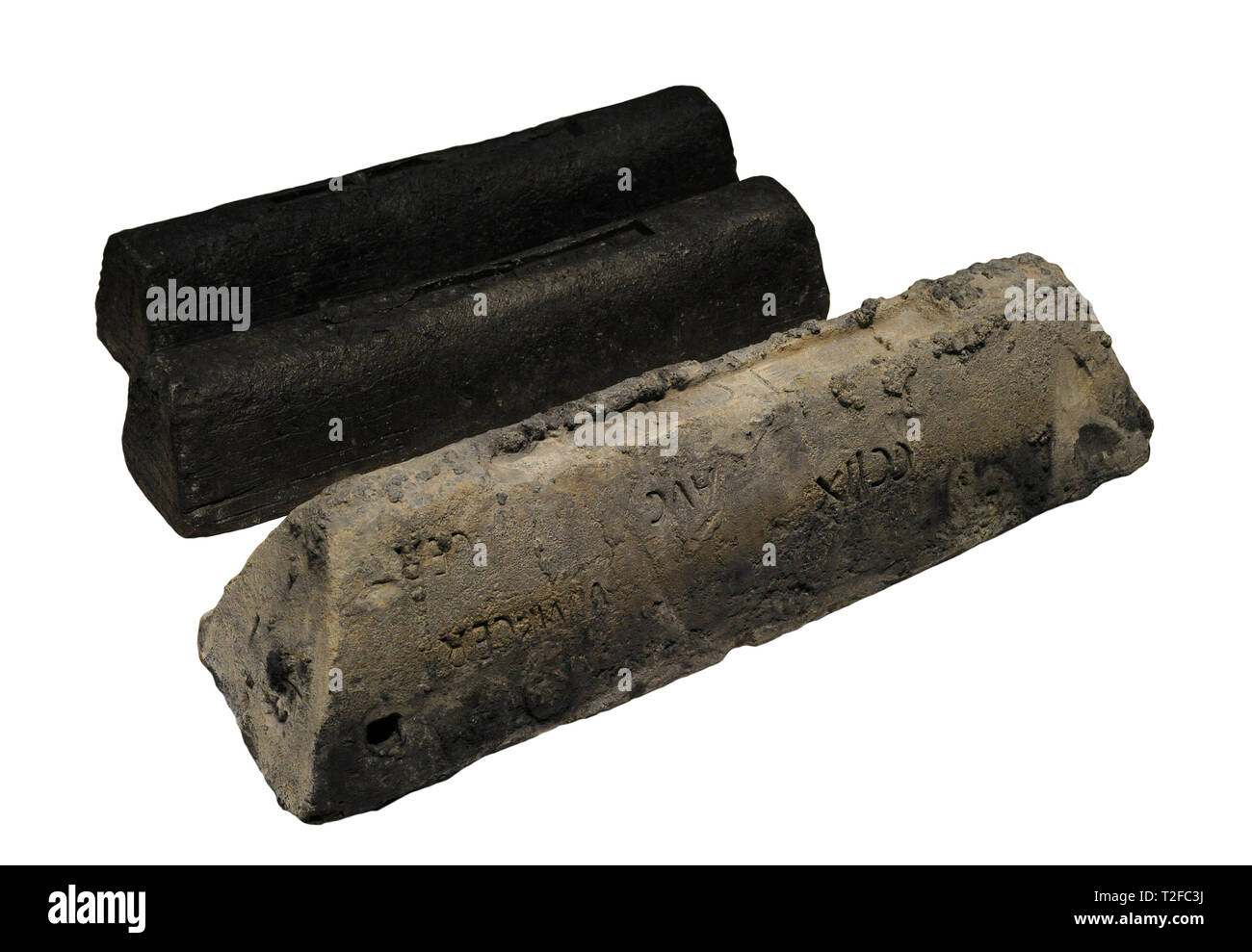 Lingotto di piombo. Trovato in una nave naufragata al largo della città antica di Allon (Villajoyosa), provenienti dalle miniere di Linares-La Carolina in Sierra Morena (Andalusia, Spagna). Il PIM GER AVG countermarks indicano che era proprietà imperiale e il contrassegno CCIIX, il suo peso, 208 libbre (68 Kg). I secolo d.c. Pecio Bou Ferrer. Villajoyosa (provincia di Alicante, Comunità Valenciana, Spagna). Museo Archeologico Nazionale. Madrid. Spagna. Foto Stock