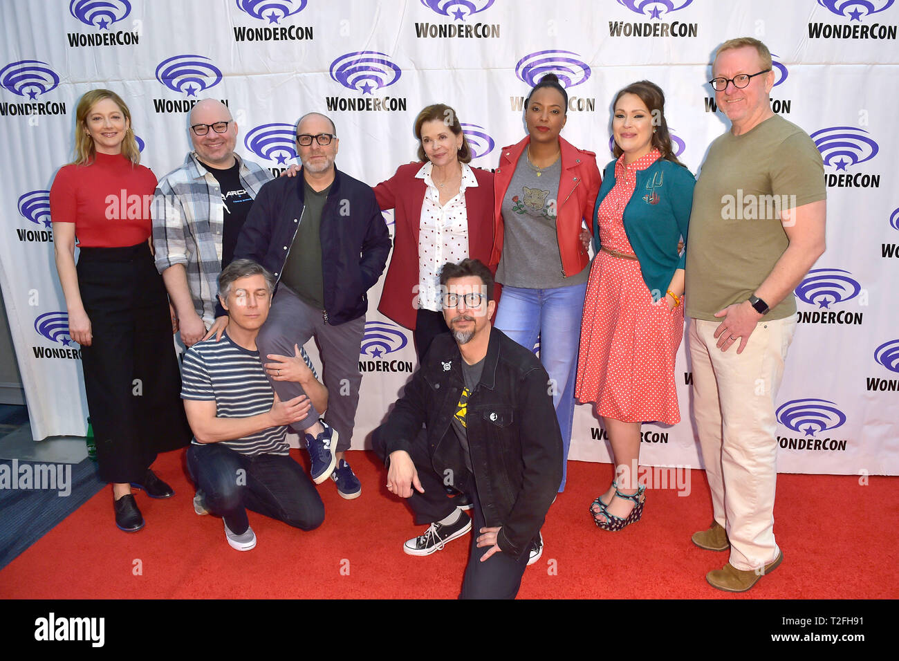 Anaheim, Stati Uniti d'America. 31 Mar, 2019. Judy Greer, Casey Willis, Chris Parnell, H. Jon Benjamin, Jessica Walter, Lucky Yates, Aisha Tyler, Ambra Nash e Matt Thompson al Photocall per FX animazione serie 'Archer' alla WonderCon 2019 presso il Centro Congressi di Anaheim. Anaheim, 31.03.2019 | Utilizzo di credito in tutto il mondo: dpa/Alamy Live News Foto Stock