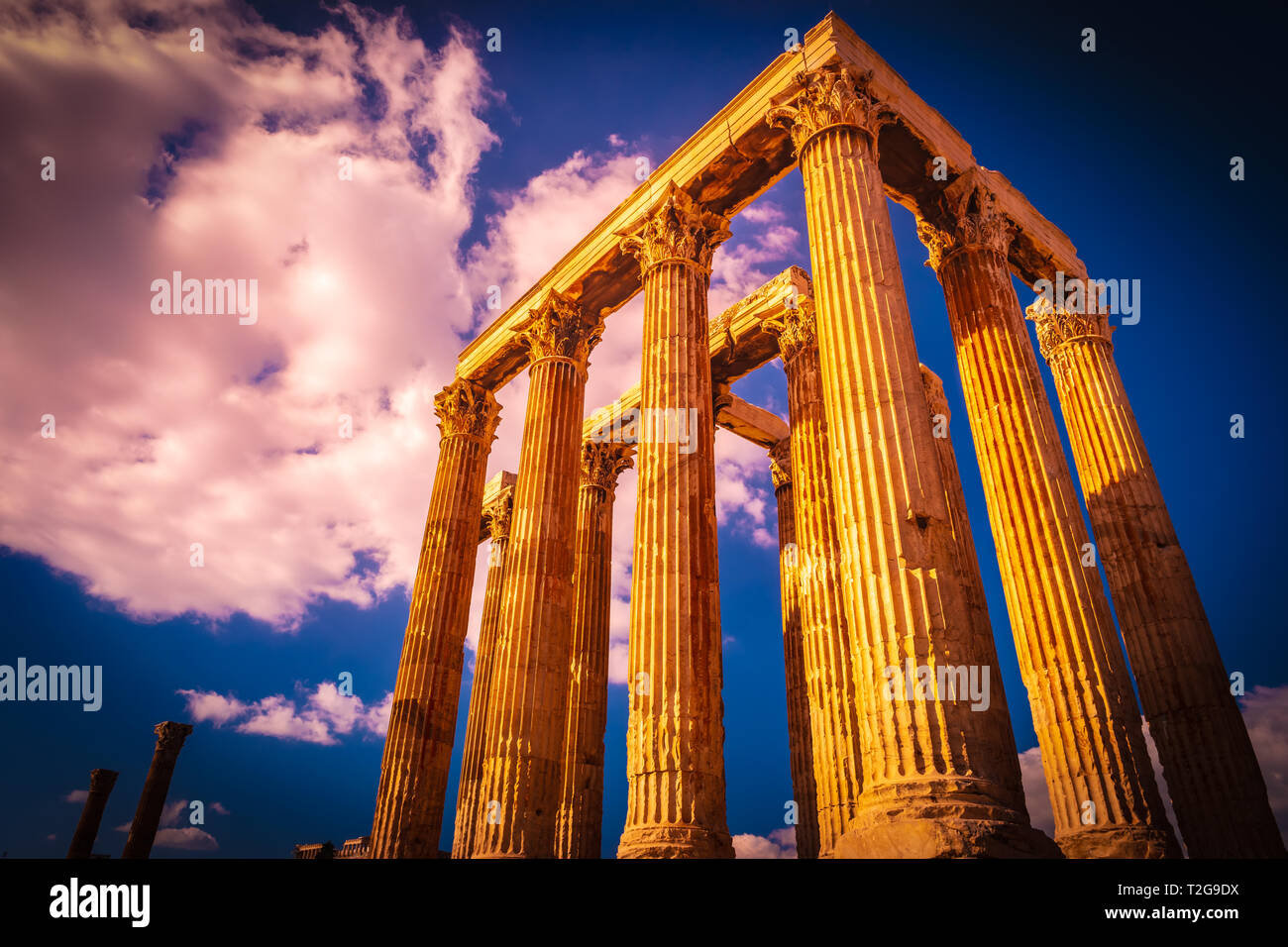 Il Tempio di Zeus Olimpio o il Olympieion o colonne di Zeus Olimpio è un monumento di Grecia e un ex tempio colossale al centro di th Foto Stock