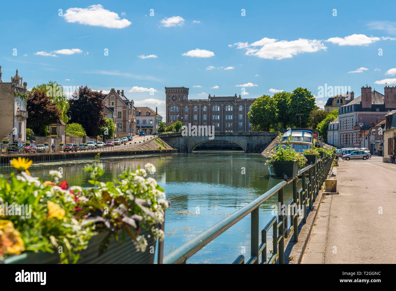 Nogent-sur-Seine (Centrale Francia settentrionale): rive della Senna con il vecchio mulino 'Moulin Sassot' Foto Stock