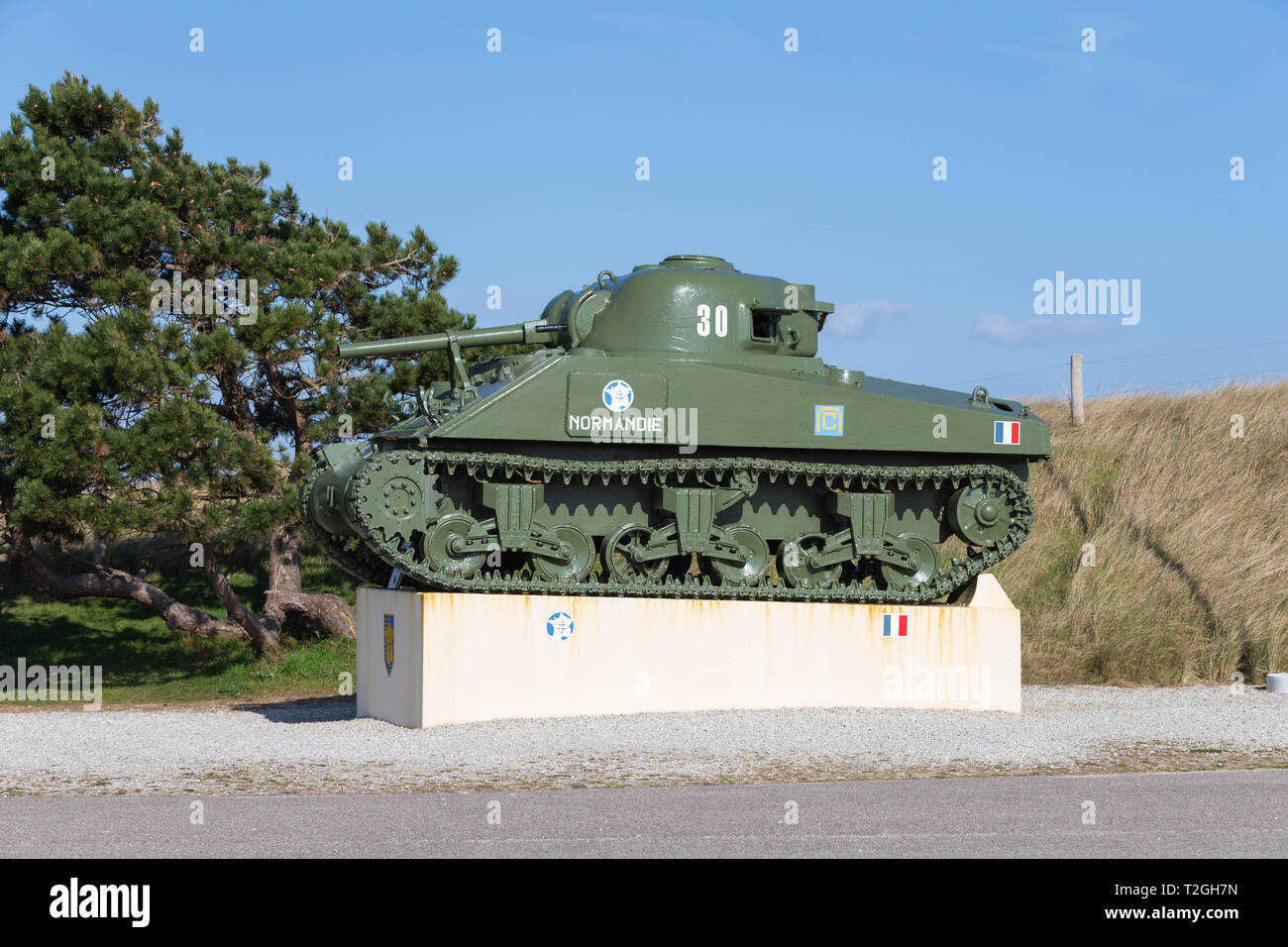 Utah Beach, in Normandia, Francia, Marzo,26, 2019, Sherman serbatoio che è parte della seconda francese Divisione Corazzate sbarchi monumento Foto Stock