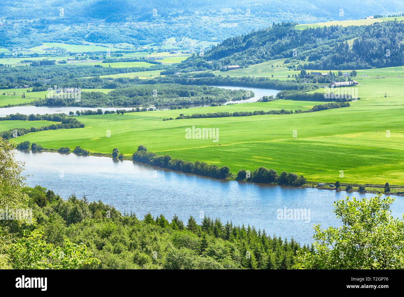 Vista aerea del fiume Gaula, area agricola Øysanden, Trondheim, Norvegia Foto Stock