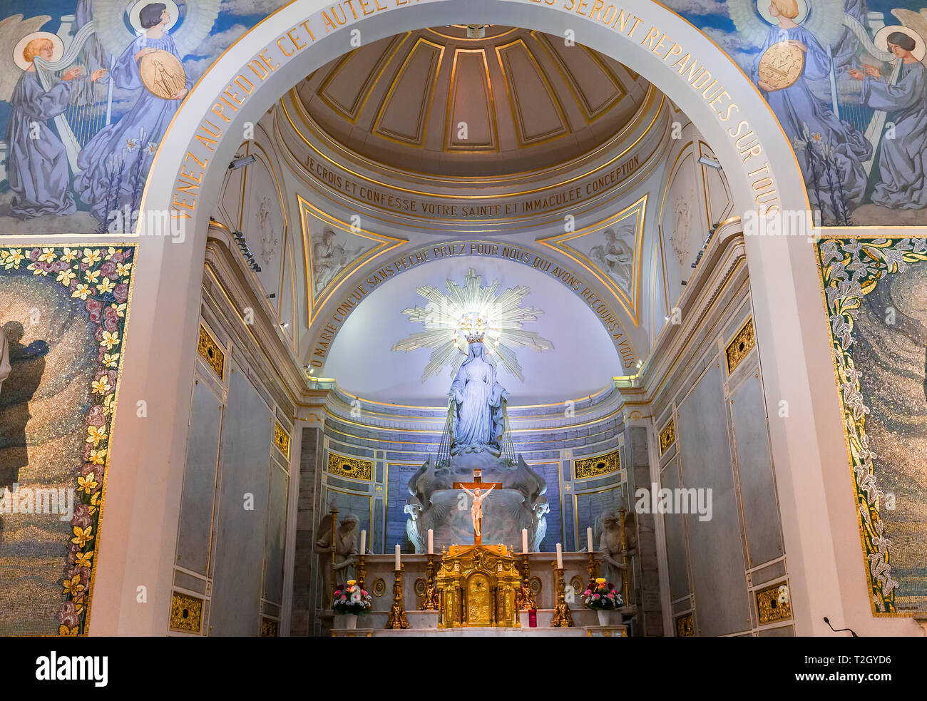 Santuario Della Madonna Della Medaglia Miracolosa Monumento miracoloso alla medaglia immagini e fotografie stock ad alta