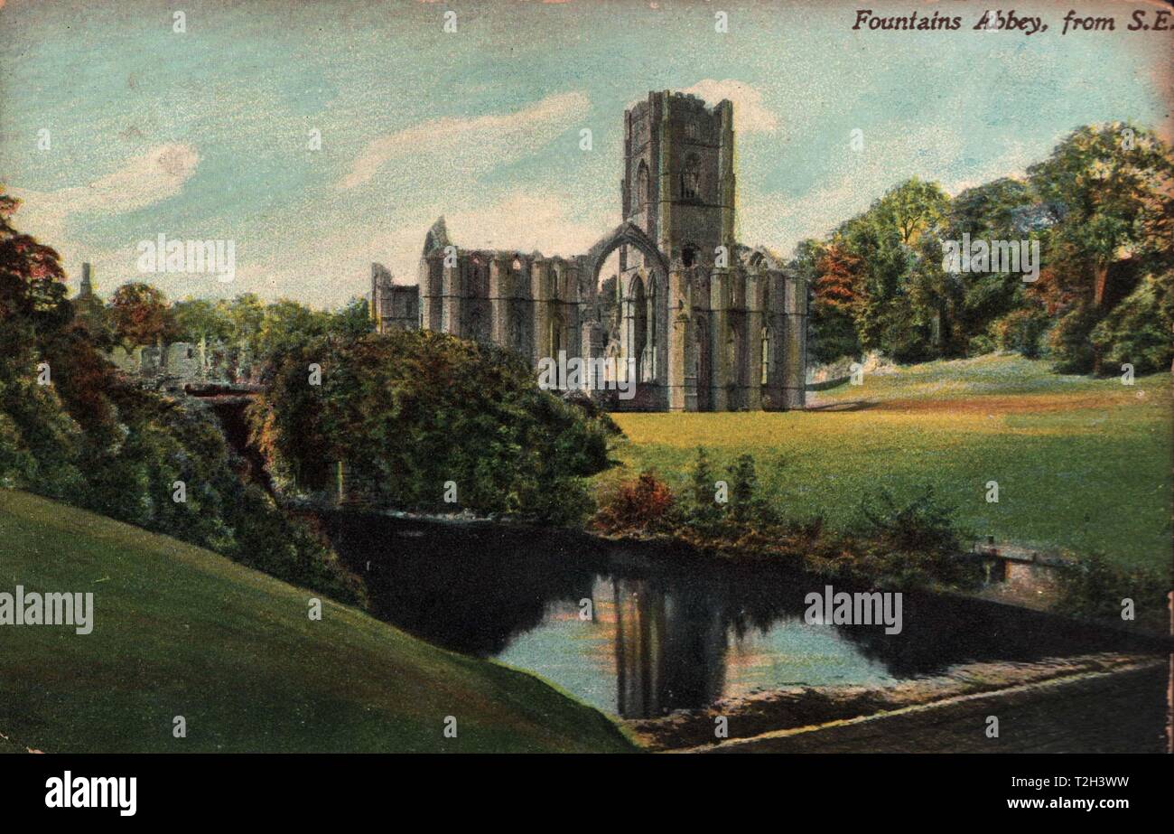 Fountains Abbey, da S.E. Foto Stock