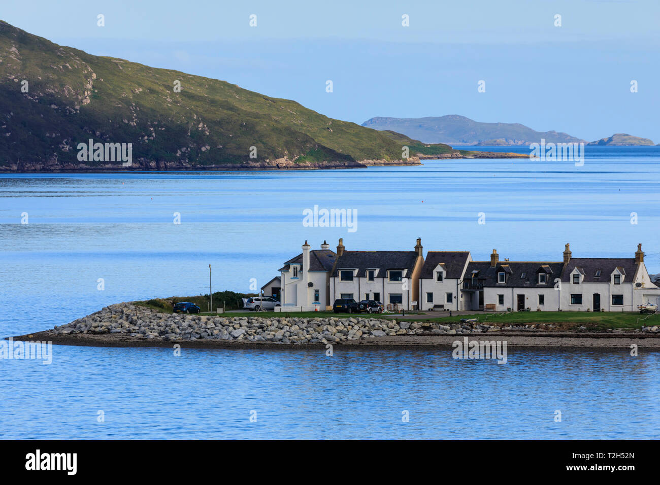 Cottage da Loch scopa in Ullapool, Scozia, Europa Foto Stock