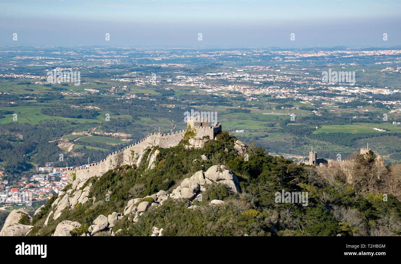 Castello Castelo dos Mouros, parte del paesaggio culturale di Sintra, patrimonio mondiale dell UNESCO, Sintra, Portogallo Foto Stock
