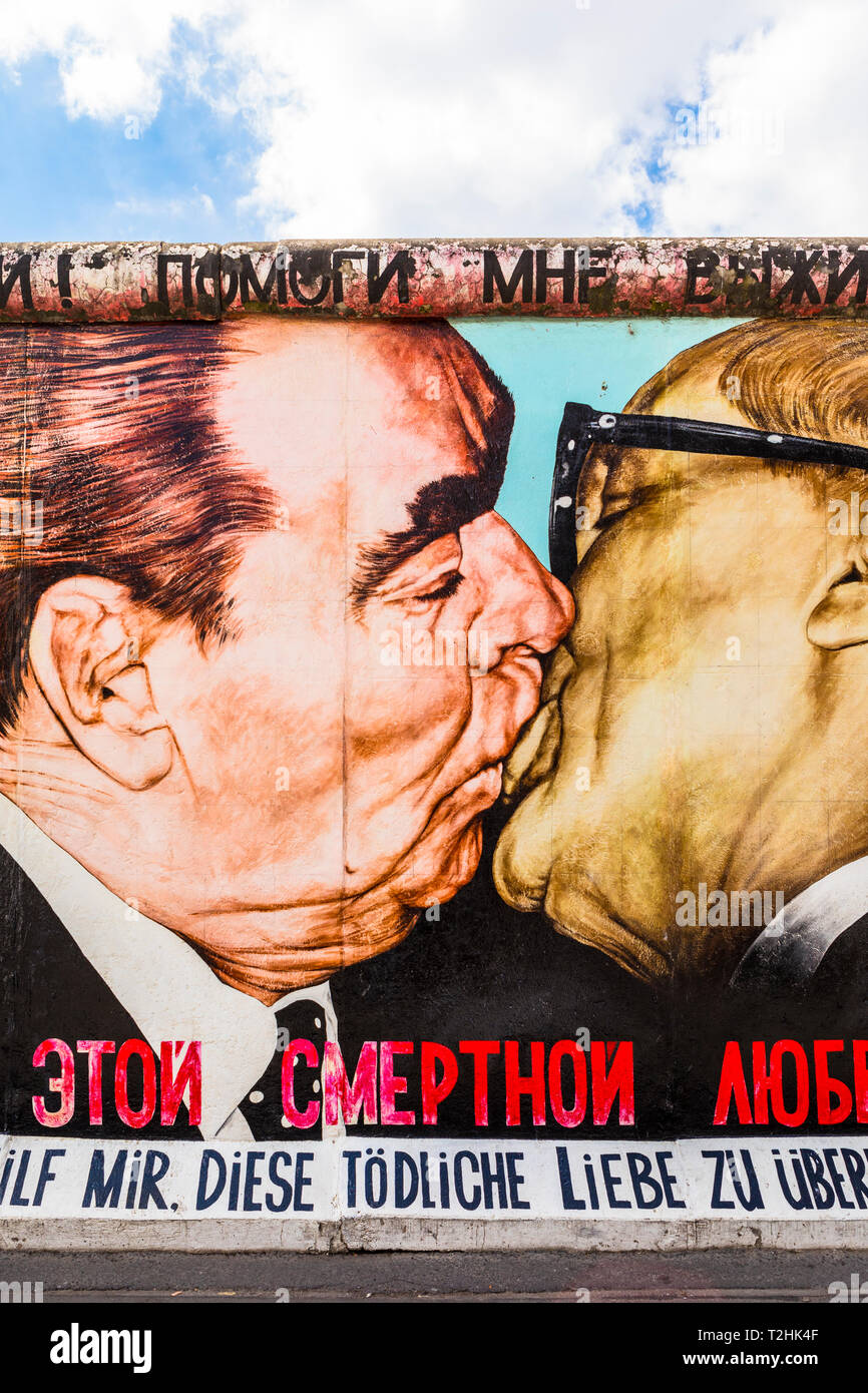Mio Dio aiutami a sopravvivere a questo amore letale di Dmitri Vrubel sul muro di Berlino, Berlino, Germania, Europa Foto Stock