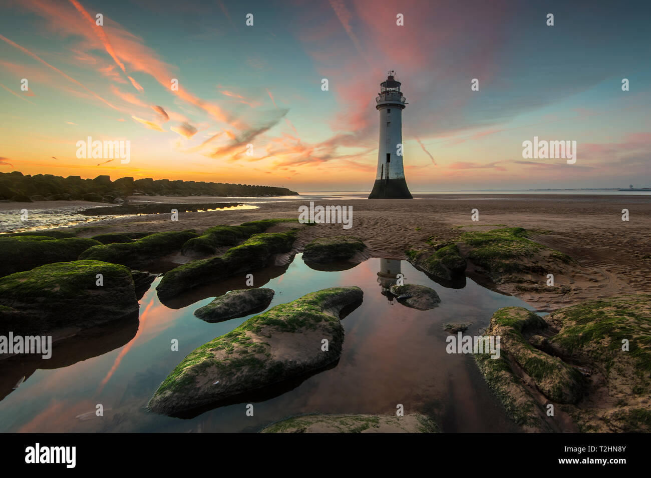 Pesce persico Rock faro al tramonto, New Brighton, Cheshire, Inghilterra, Regno Unito, Europa Foto Stock
