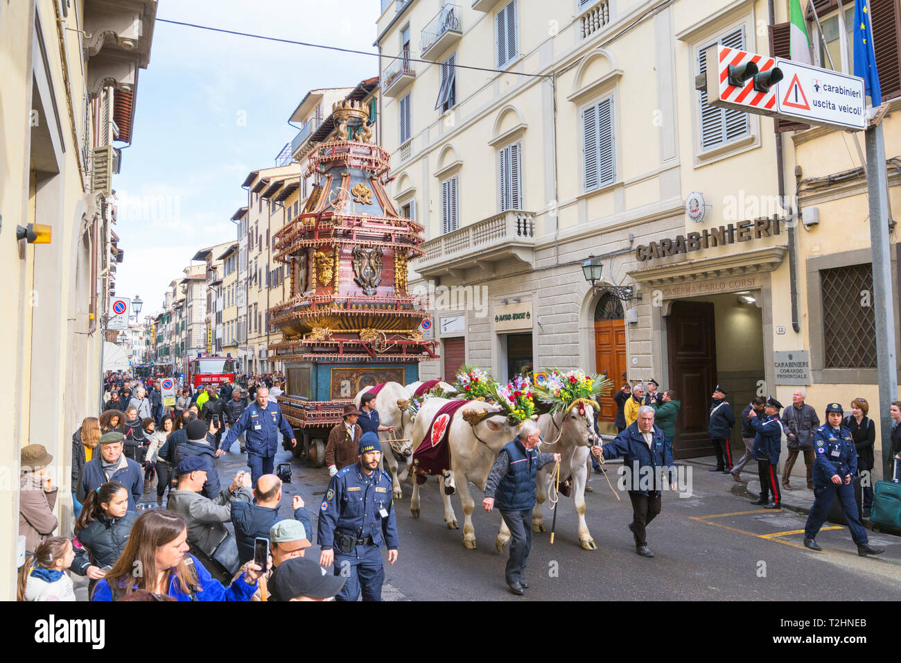 Un bue carrello per lo scoppio del carro festival (Lo Scoppio del Carro) dove la Domenica di Pasqua un carrello della pirotecnica è accesa, Firenze, Toscana, Italia Foto Stock