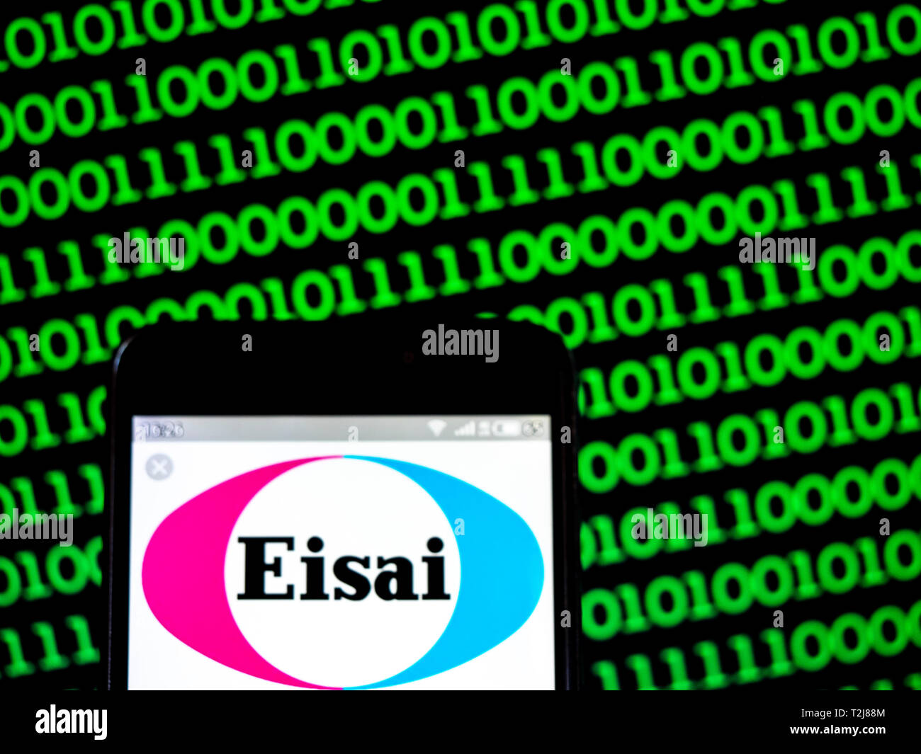 In questa foto illustrazione a Eisai Co., Ltd. logo che si vede visualizzato su un telefono intelligente Foto Stock