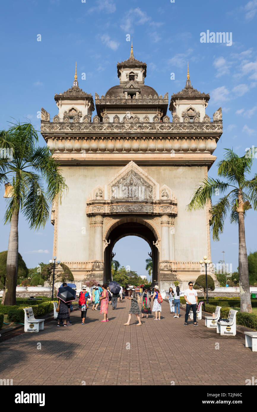 Patuxai Monumento della Vittoria (Vientiane Arc de Triomphe), Vientiane, Laos, sud-est asiatico Foto Stock