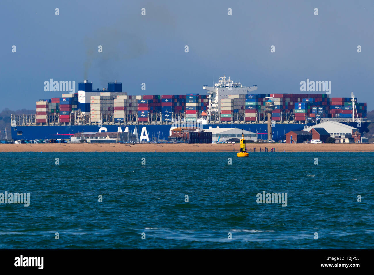 Brexit. Contenitore, nave, CMA CGM, Alexander von Humboldt,, lasciando, Southampton,Contenitore, termianal,l'Solent, uno dei più grandi,, container, navi, Foto Stock