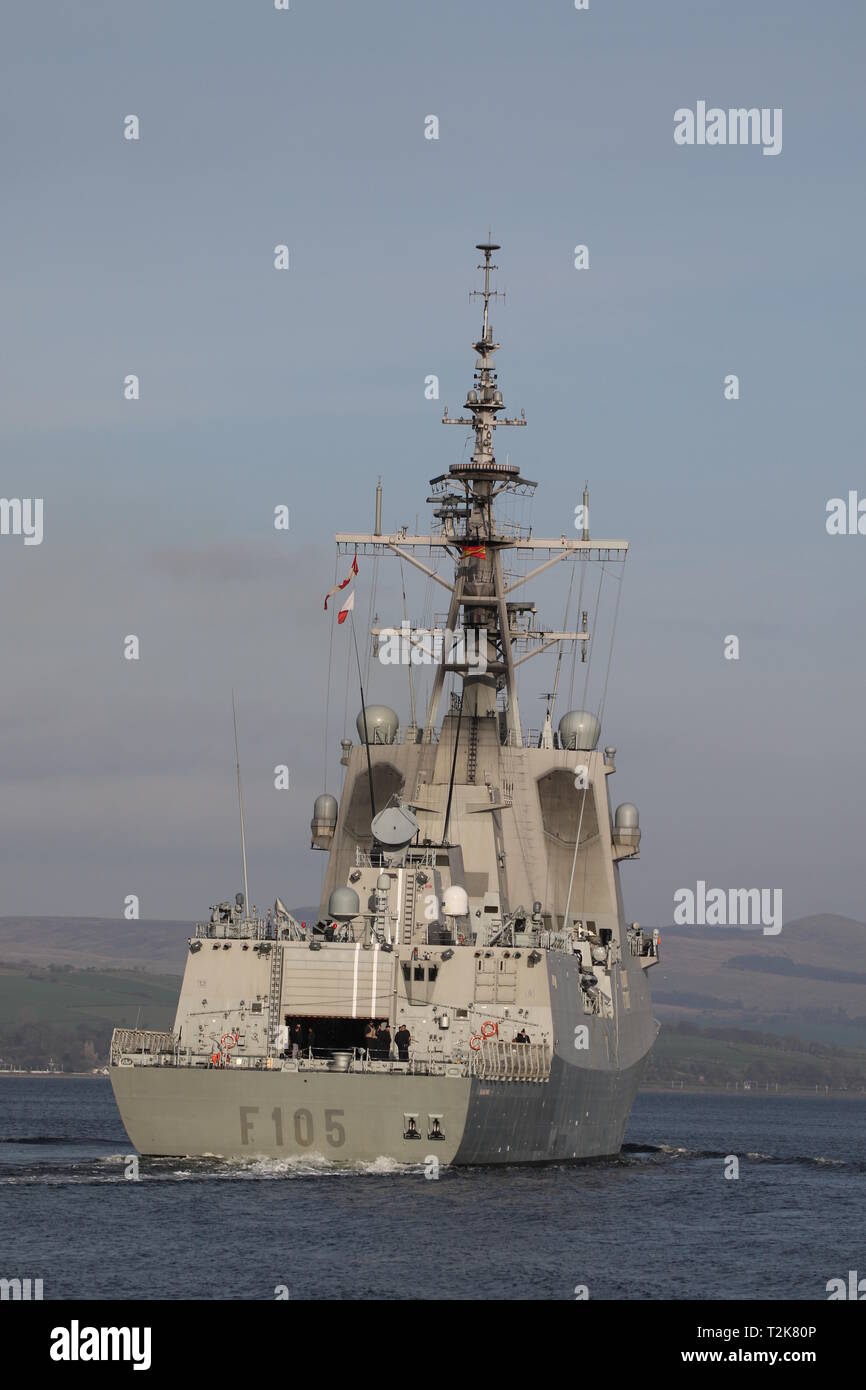 SPS Cristobal Colon (F105), un Alvaro de Bazan-class frigate azionato dalla marina spagnola, sul suo arrivo per esercitare congiuntamente il guerriero 19-1. Foto Stock