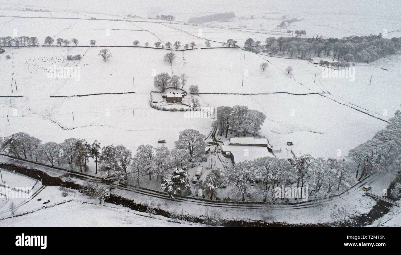 Una coperta di neve agriturismo Allenheads, Northumberland, dopo che le temperature immerso al di sotto del congelamento per tutta la notte. Foto Stock