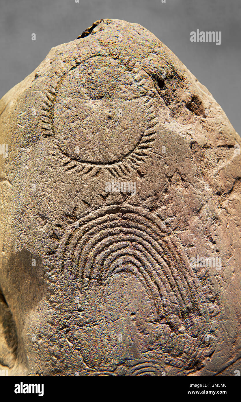Petroglifi Preistorici Incisioni Rupestri Di Disegni Geometrici 