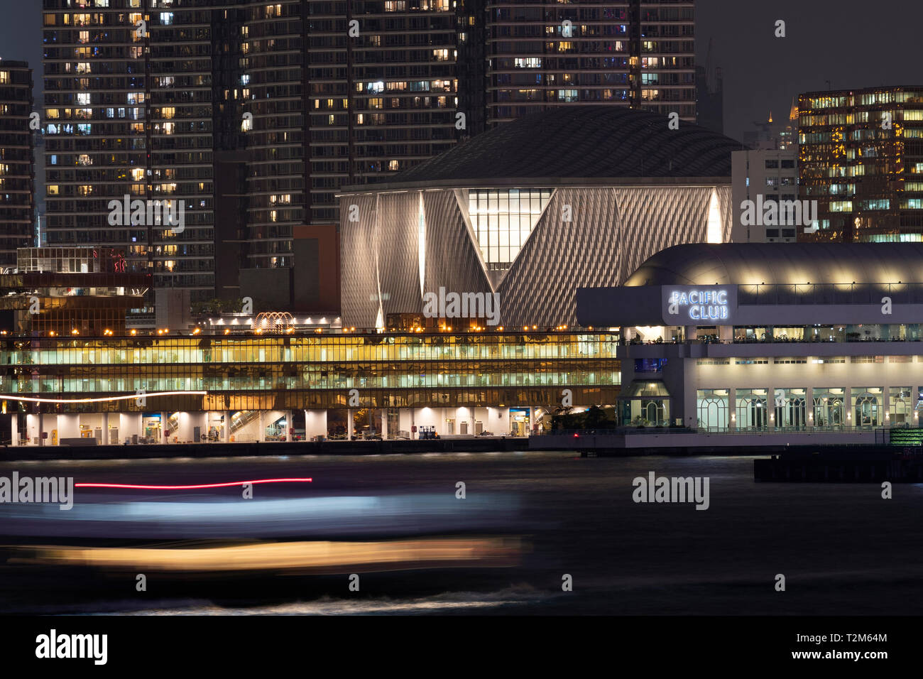 Esterno del Centro Xiqu, un mondo di classe arts venue per xiqu o opera cinese, West Kowloon distretto culturale, Hong Kong, Cina. Foto Stock