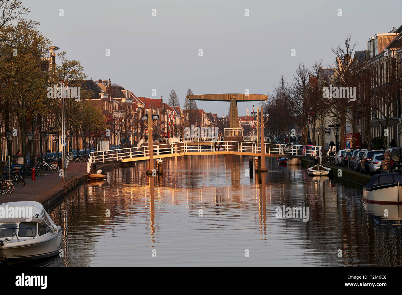 Vista di uno dei canali della città di Leiden Foto Stock