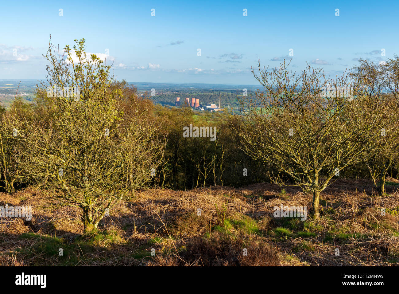 Vista dalla Wrekin, vicino a Telford, Shropshire, Inghilterra, Regno Unito - guardando a sud-est verso la smantellata Ironbridge Power Station Foto Stock