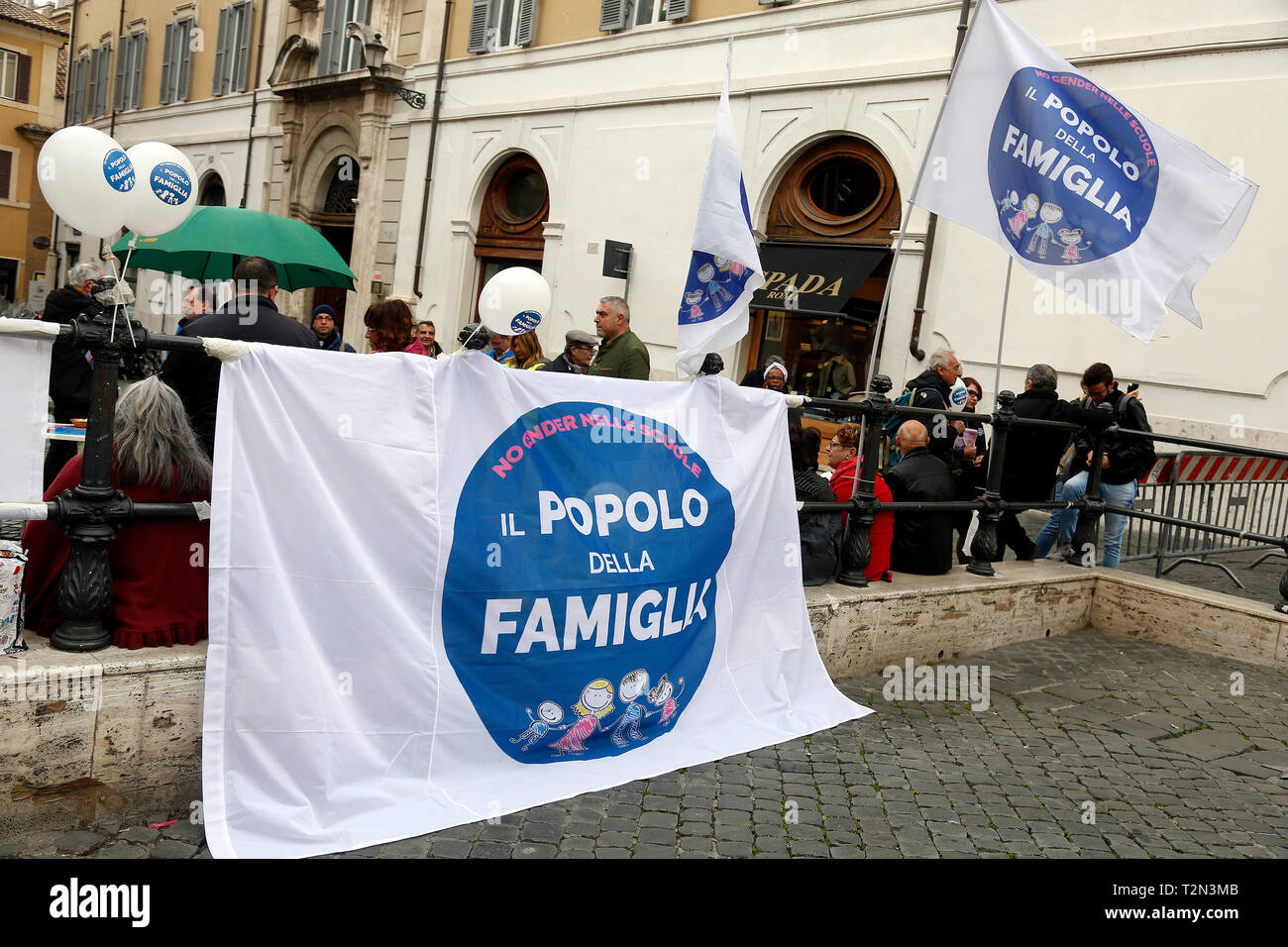 Un banner dice, alcun genere in scuole Roma 4 aprile 2019. Dimostrazione delle persone di famiglia. Persone di famiglia è un conservatore sociale movimento politico in Italia. foto di Samantha Zucchi/Insidefoto Foto Stock