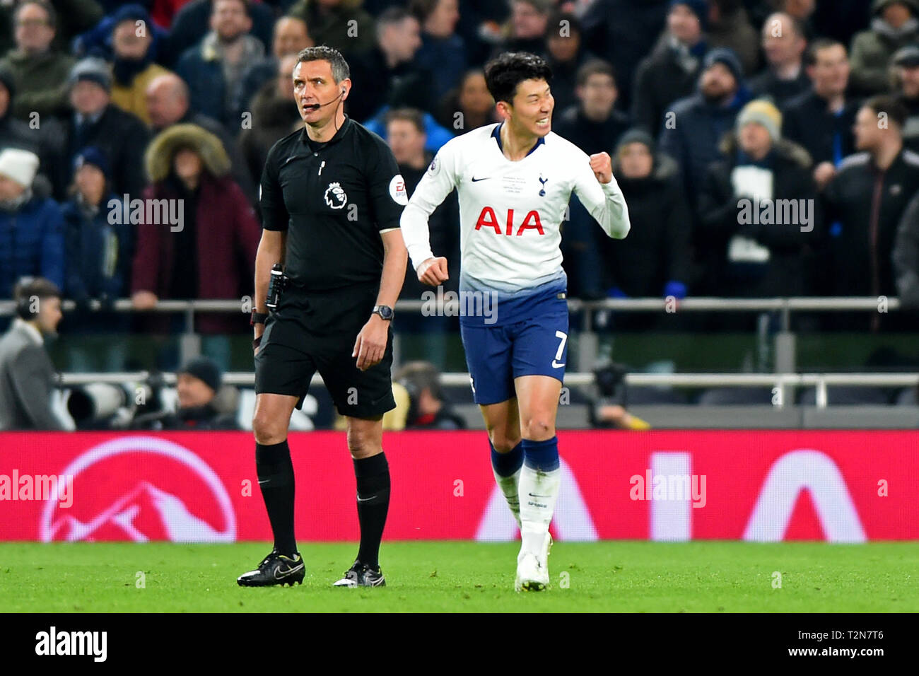 Londra, Regno Unito. 3 apr, 2019. Tottenham avanti Heung-Min figlio celebra il primo traguardo al nuovo stadio durante il match di Premier League tra Tottenham Hotspur e Crystal Palace a Tottenham Hotspur Stadium, Londra Mercoledì 3 aprile 2019. Solo uso editoriale. Nessun uso in scommesse, giochi o un singolo giocatore/club/league pubblicazioni. La fotografia può essere utilizzata solo per il giornale e/o rivista scopi editoriali. Credito: MI News & Sport /Alamy Live News Foto Stock