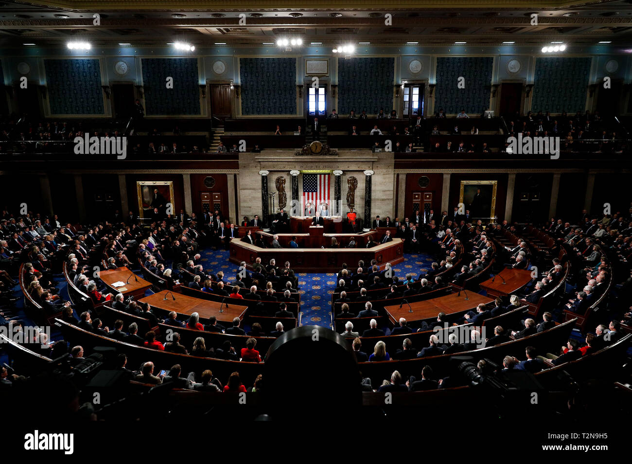 Washington, Stati Uniti d'America. 3 apr, 2019. Il Segretario Generale della NATO Jens Stoltenberg risolve una riunione congiunta degli Stati Uniti Congresso a Washington, DC, Stati Uniti, il 3 aprile 2019. Jens Stoltenberg detto mercoledì che l'alleanza militare non vuole una nuova corsa agli armamenti" con la Russia mentre esortiamo Mosca per mantenere la conformità con un punto di riferimento per il controllo degli armamenti trattato. Credito: Ting Shen/Xinhua/Alamy Live News Foto Stock