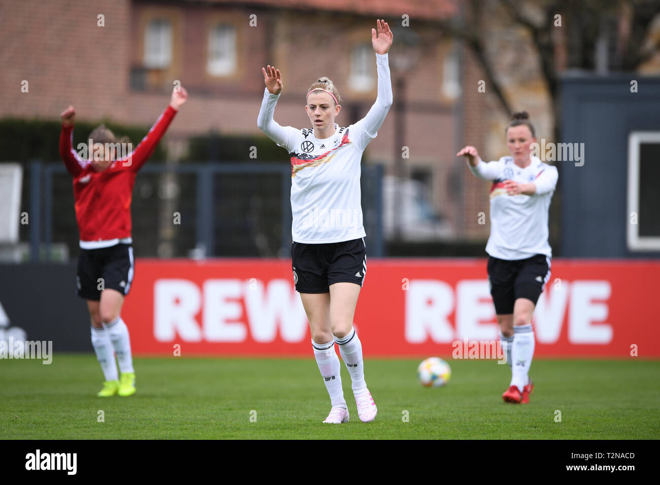 Harsewinkel, Deutschland. 03 apr, 2019. Johanna Elsig (Germania). GES/calcio/Formazione  del Tedesco donne la nazionale di calcio in Harsewinkel, 03.04.2019  Calcetto: sessione di allenamento della nazionale tedesco di squadra  femminile in Harsewinkel, 3