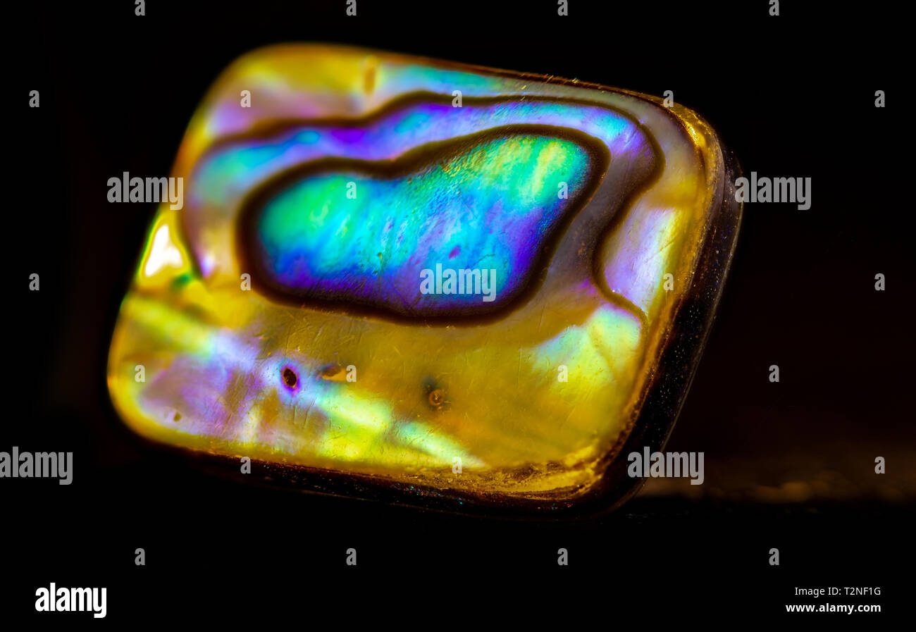 A forma di cuore di pietra gem texture detail backgroud su nero Foto Stock