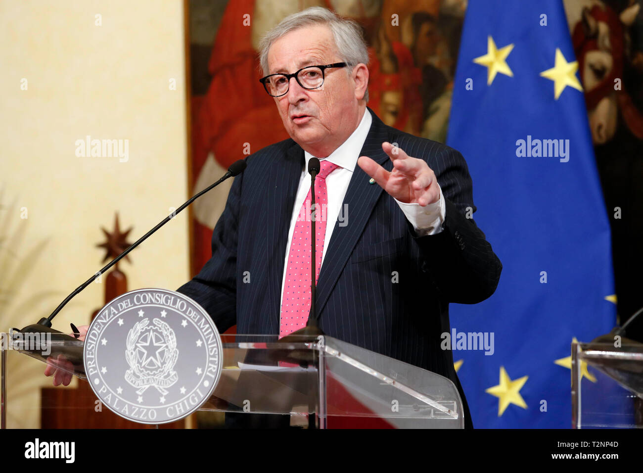 Italia, Roma, 02 Aprile 2019 : Jean Claude Juncker, Presidente della Commissione europea, durante la conferenza stampa a Palazzo Chigi. Foto Remo C Foto Stock