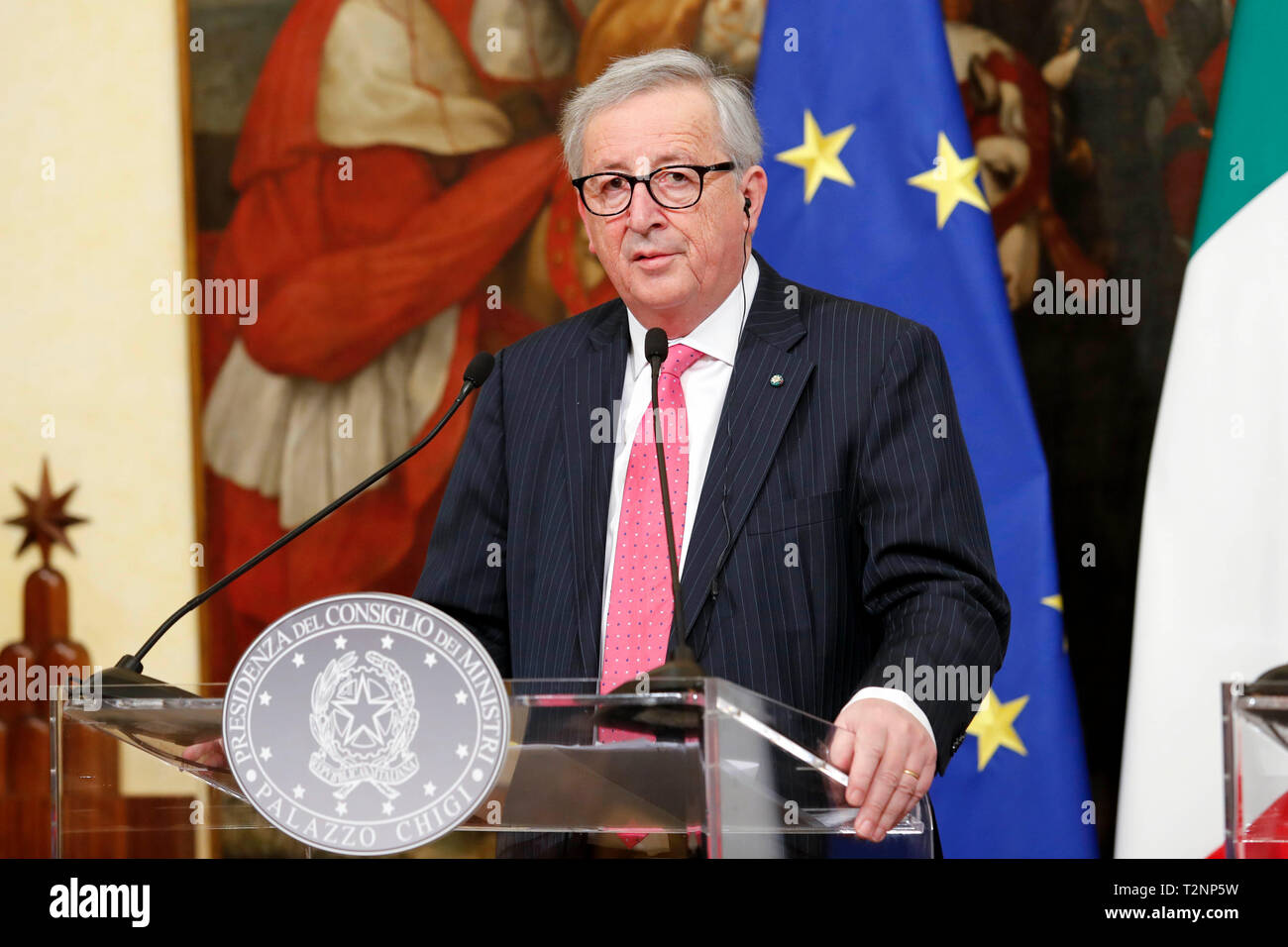 Italia, Roma, 02 Aprile 2019 : Jean Claude Juncker, Presidente della Commissione europea, durante la conferenza stampa a Palazzo Chigi. Foto Remo C Foto Stock