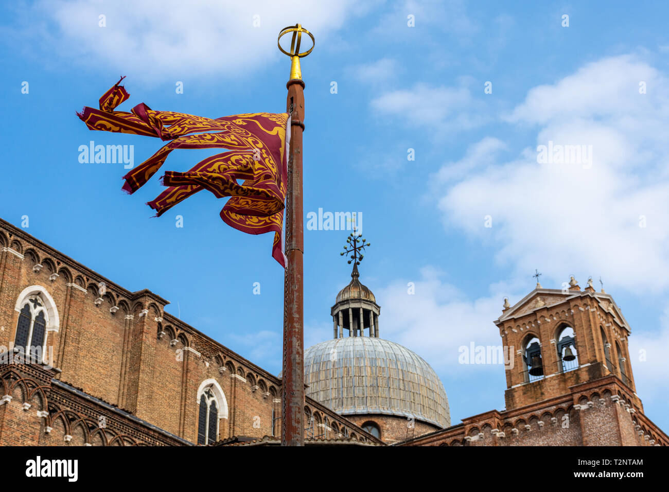 La bandiera tradizionale della Regione Veneto con il leone alato, Venezia, Italia Foto Stock