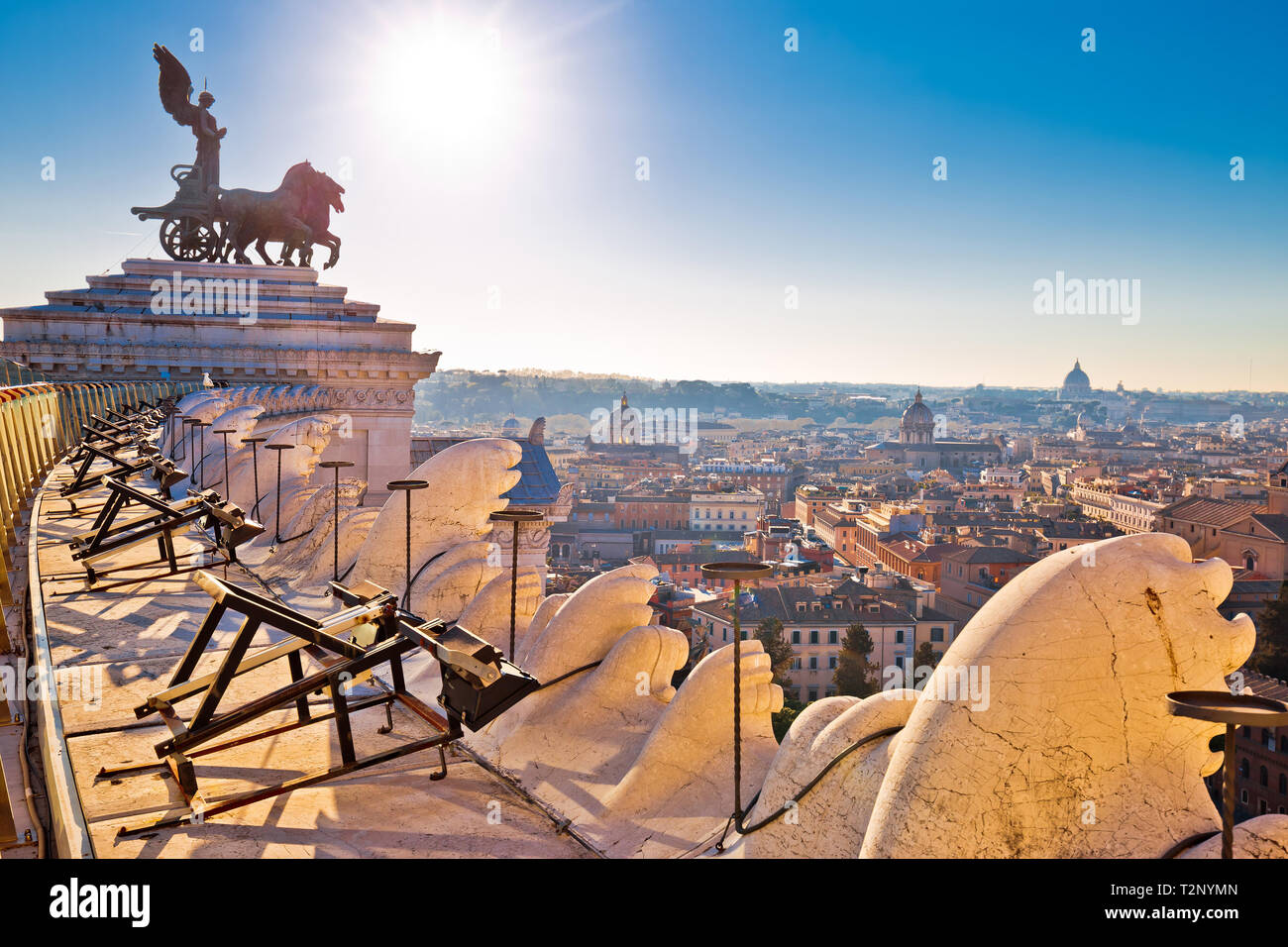 Città eterna di Roma vista dalla terrazza delle quadrighe, capitale d'Italia Foto Stock