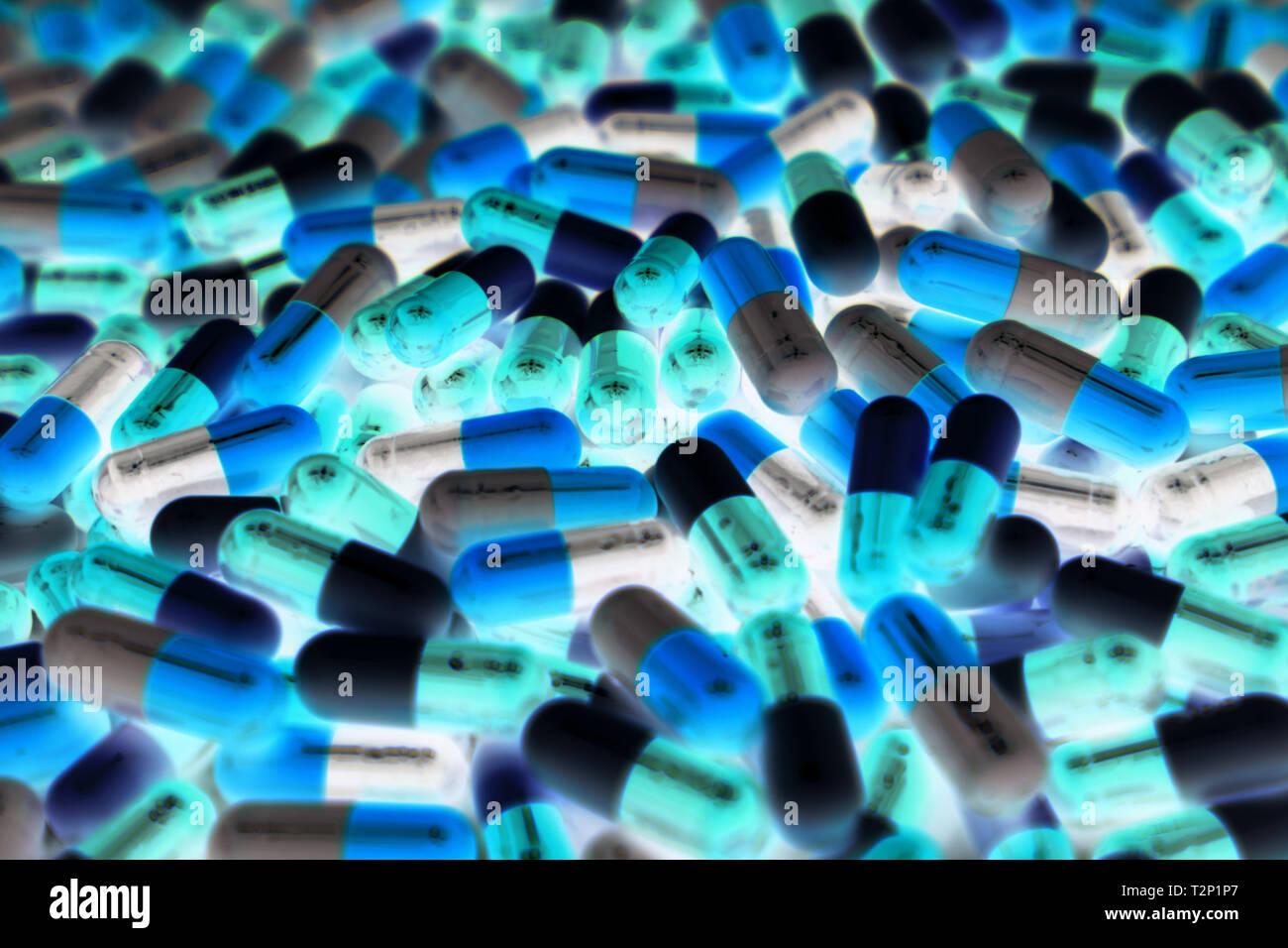 Pila di blu, verde e il colore bianco della capsula pillole con design moderno e leggero. Medicina di tossicologia concetto. QC e QA nell industria farmaceutica Foto Stock