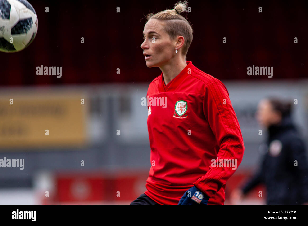 Jess Fishlock del Galles donne i treni a Rodney Parade davanti al Galles v Repubblica Ceca amichevole internazionale. Foto Stock