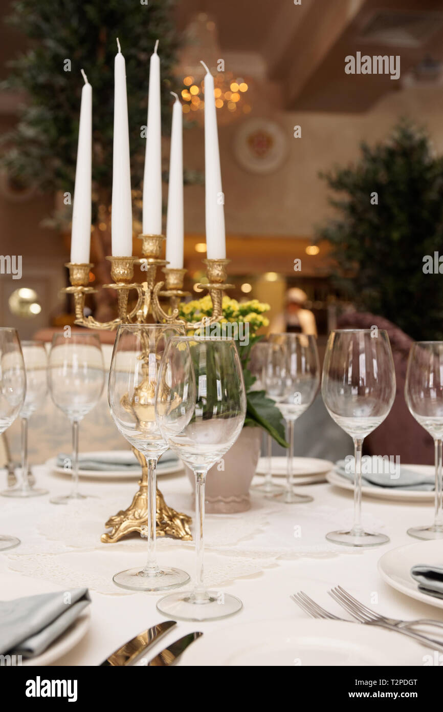 Impostazione tabella in un costoso ristorante Foto Stock