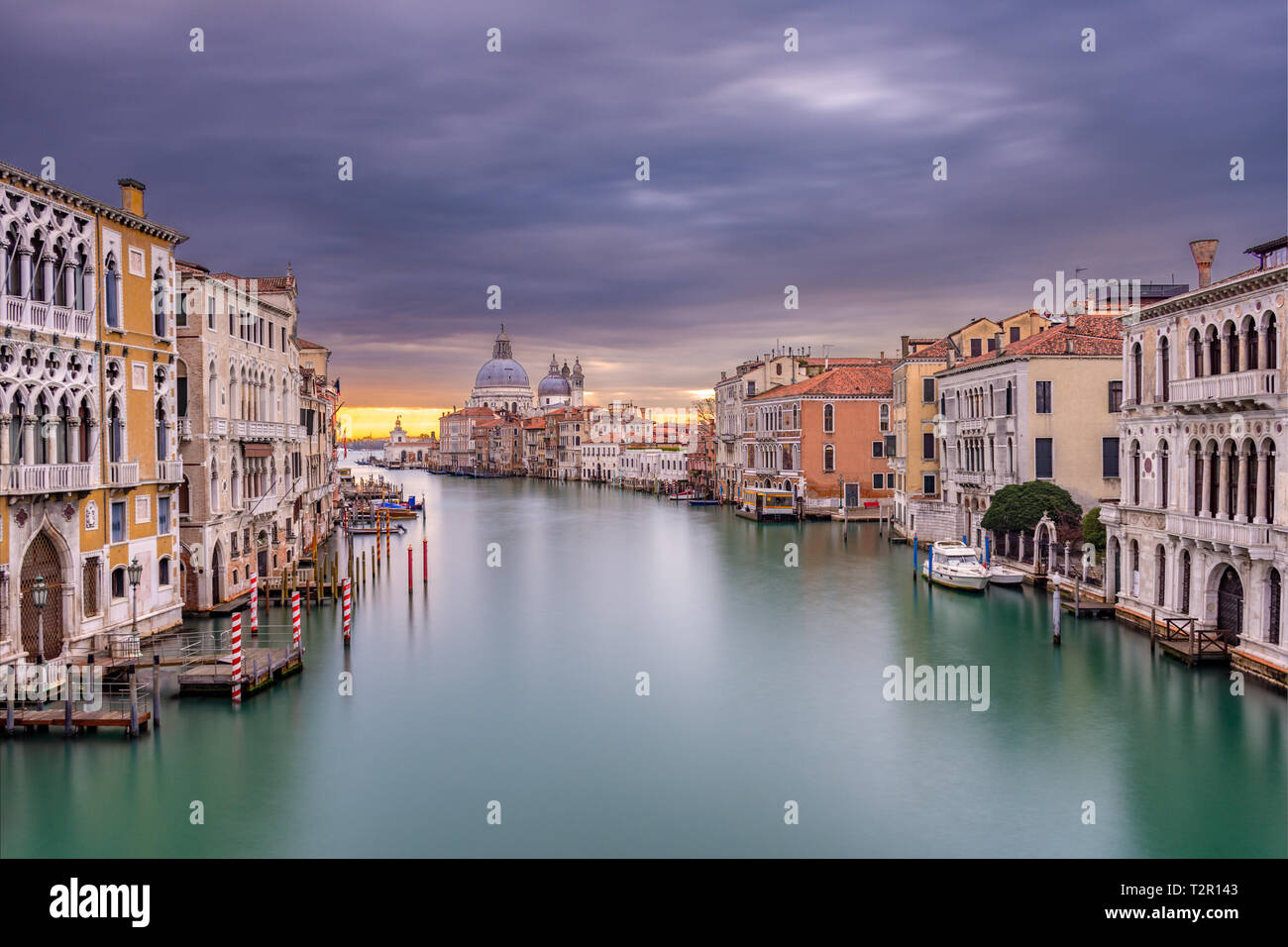 Canal Grande e la Basilica di Santa Maria della Salute, Venezia, Italia Foto Stock