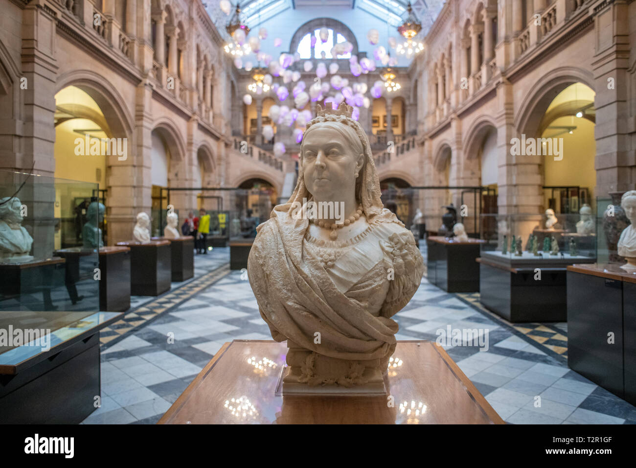 Busto della regina Victoria al Kelvingrove Museum di Glasgow, Scozia Foto Stock